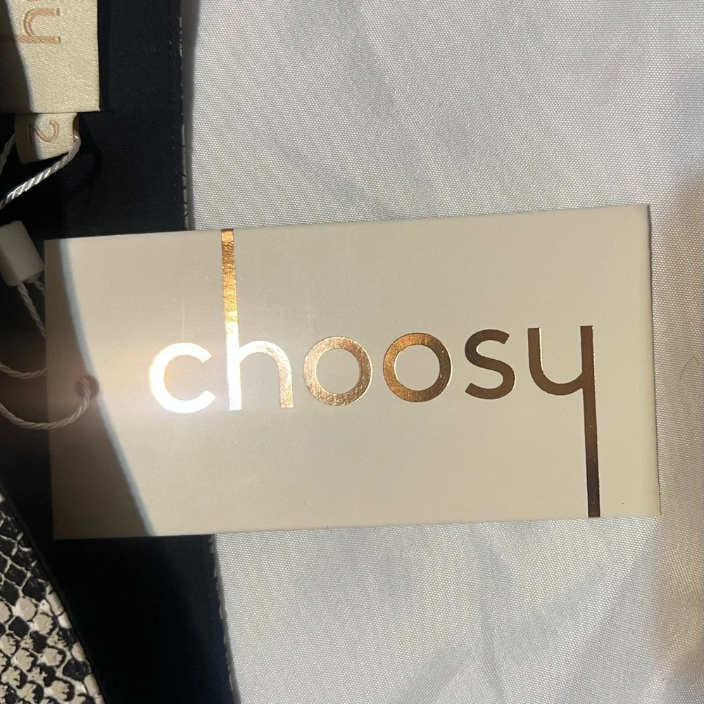 Choosy Snake Skin Faux Leather Pants Cropped Cropped Flare Mid Rise NWT Size 2 - Picture 10 of 16
